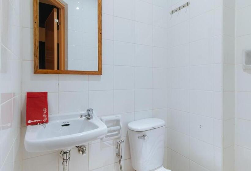 Номер Стандарт Совместная Ванная, Reddoorz Hostel @ Tita Aidz Inn Baguio