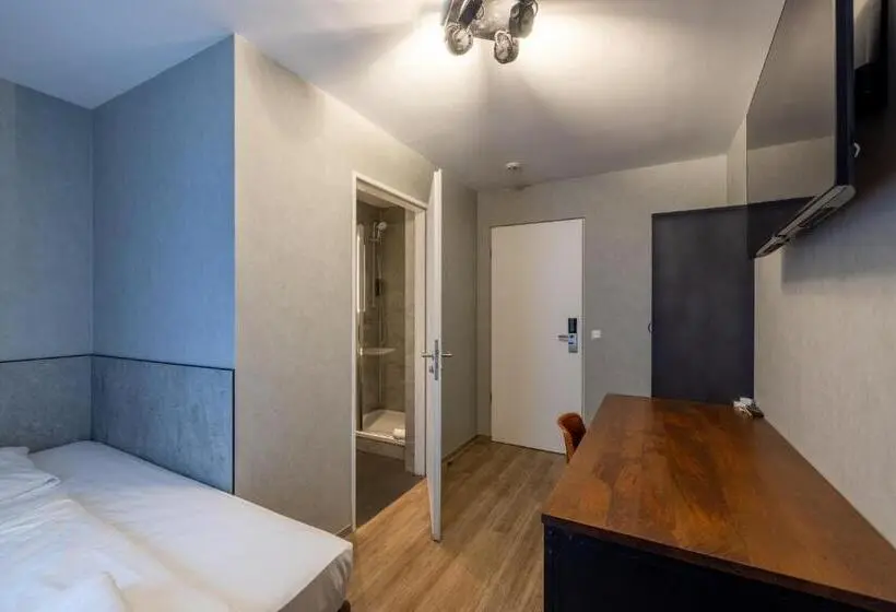 Standard Yhden Hengen Huone, Mk Monteurzimmer Stuttgart