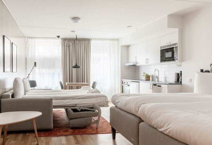 Студия Стандарт, The More Hotel Västra Hamnen