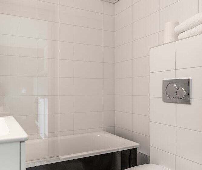 Студия Стандарт, The More Hotel Västra Hamnen