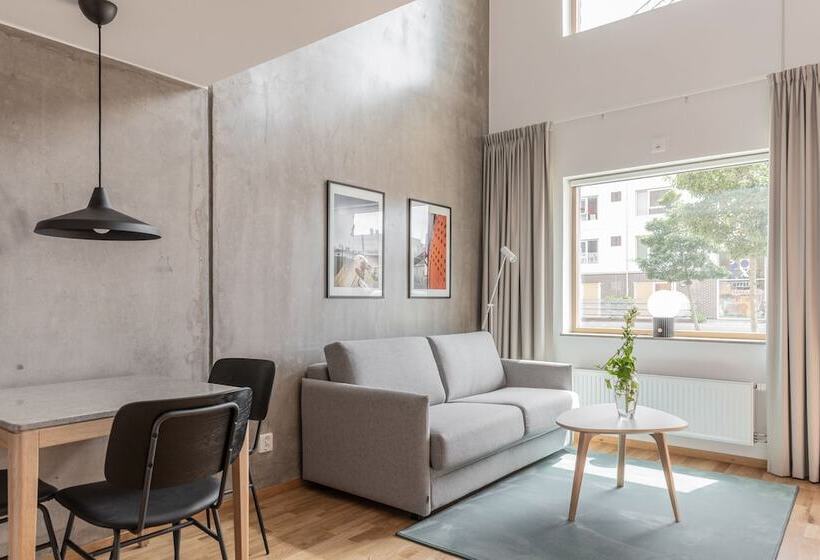 Студия Стандарт, The More Hotel Västra Hamnen