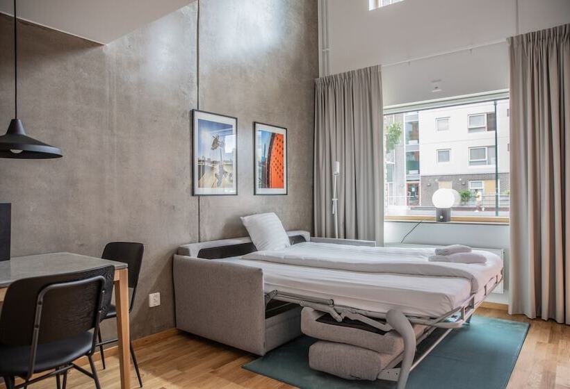 Студия Стандарт, The More Hotel Västra Hamnen