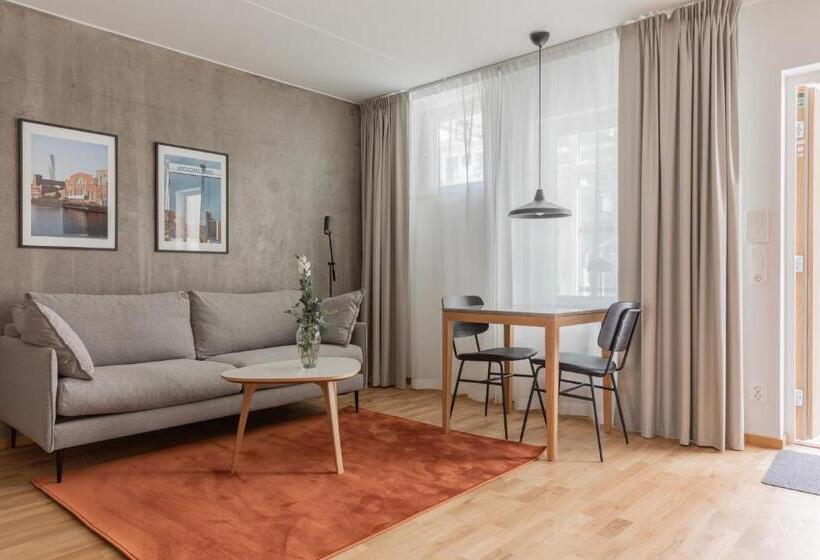 Студия Стандарт, The More Hotel Västra Hamnen