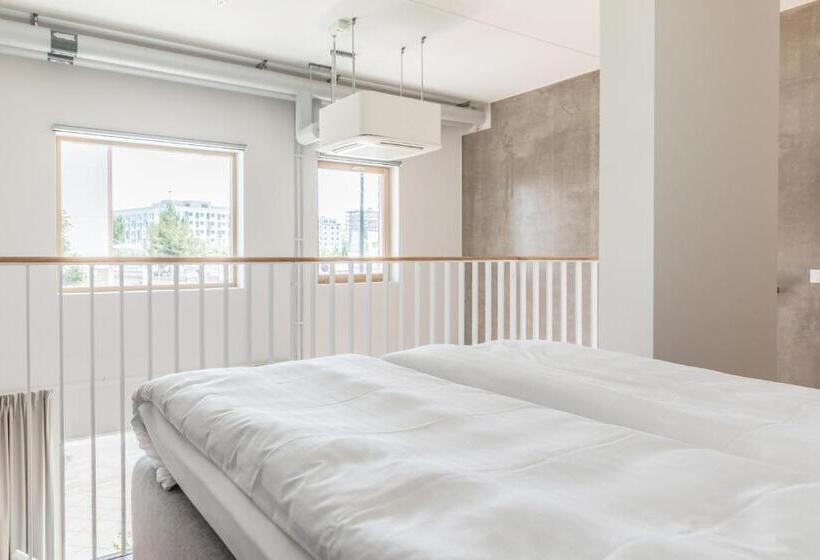 Студия Стандарт, The More Hotel Västra Hamnen