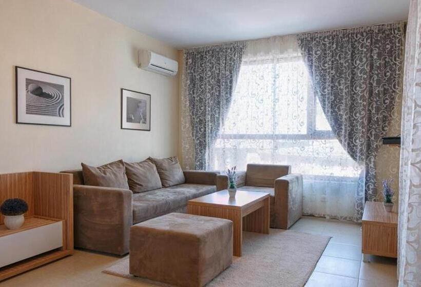 1ベッドルームのデラックスアパートメント, александра