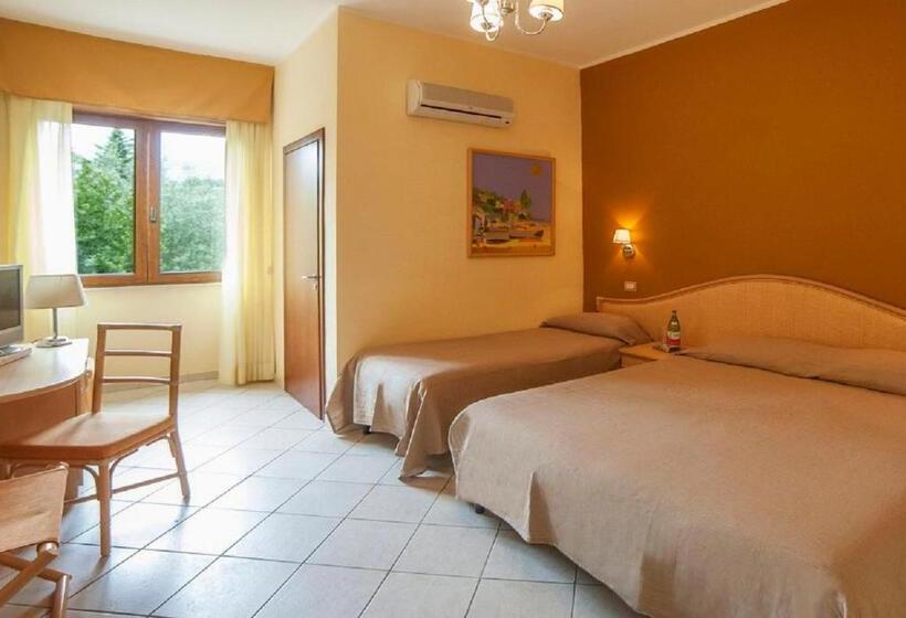 컴포트 트리플 룸, Orion