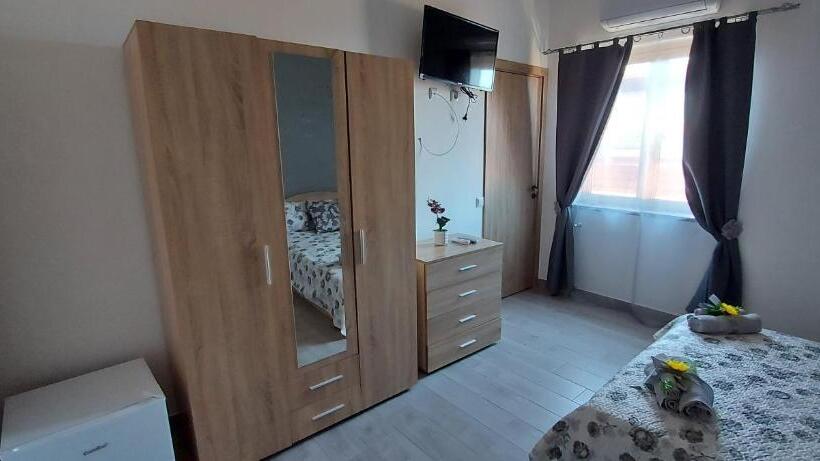 스탠다드 룸, Clausis