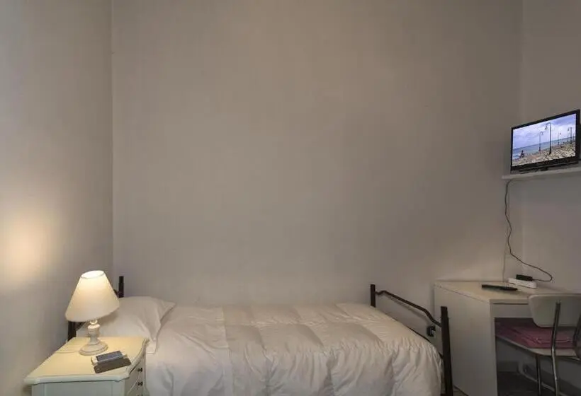اتاق اکونومی یک تخته, Holiday Pisa Gare 2