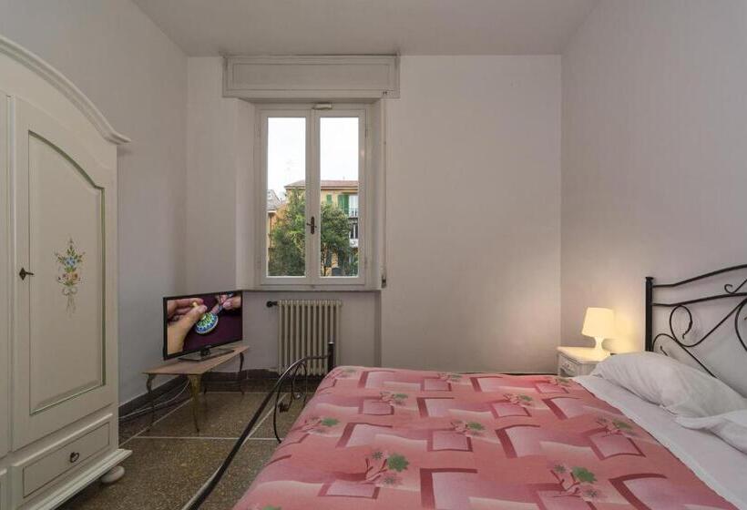 اتاق استاندارد با چشم‌انداز باغ, Holiday Pisa Gare 2