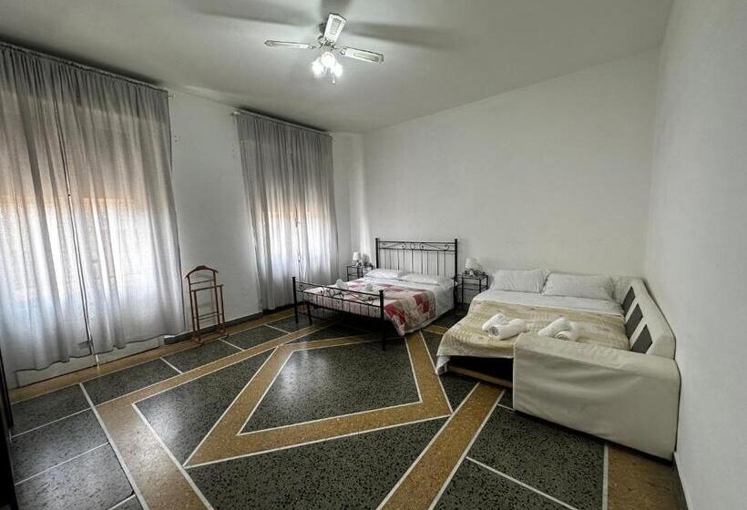 اتاق استاندارد چهارنفره با بالکن, Holiday Pisa Gare 2