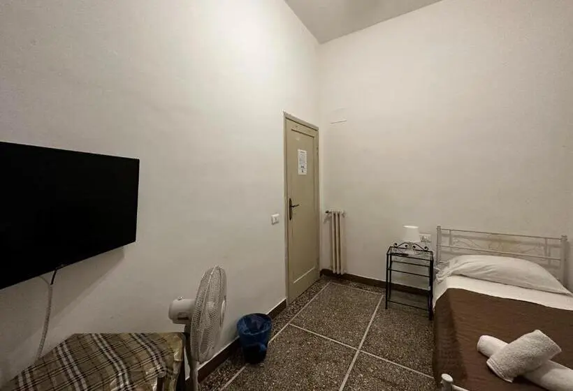 اتاق اکونومی یک تخته, Holiday Pisa Gare 2