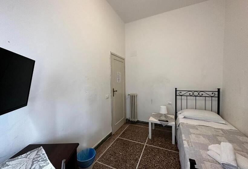 اتاق اکونومی یک تخته, Holiday Pisa Gare 2