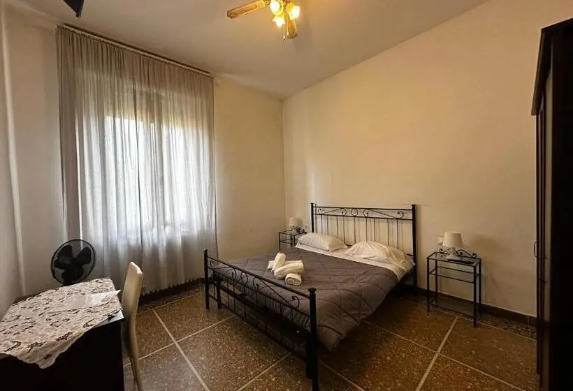 اتاق اکونومی, Holiday Pisa Gare 2