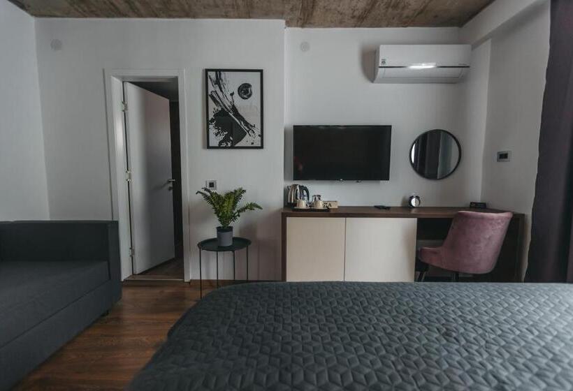 豪华三人间, City Centar House