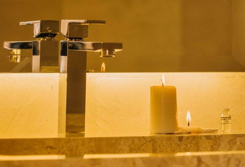 豪华海景房, Neano Escape