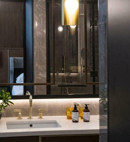 اتاق سوپریور, Umilta 36