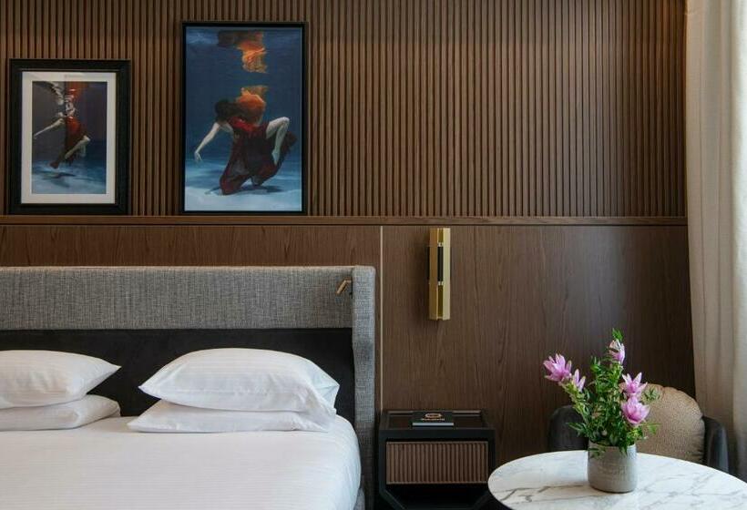 اتاق سوپریور, Umilta 36