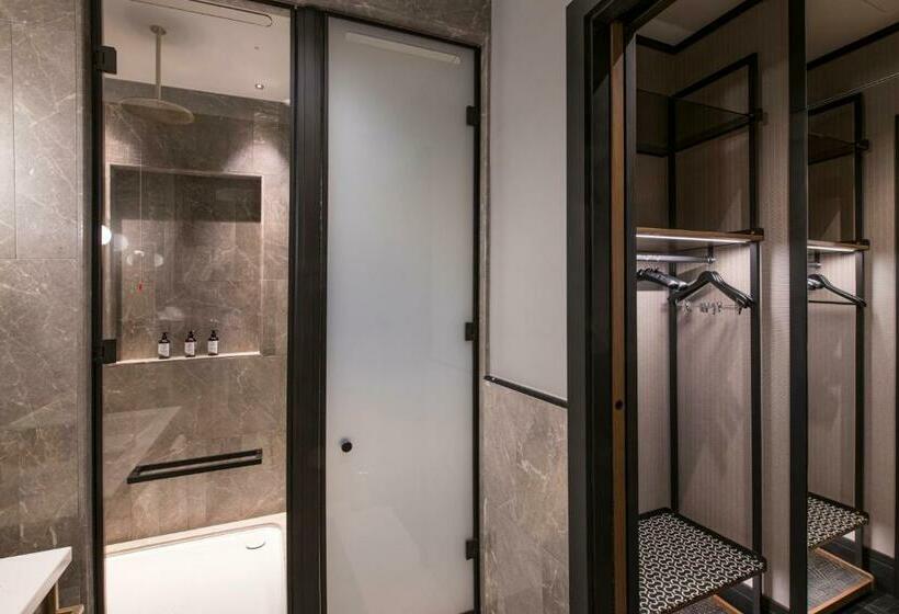 اتاق لوکس, Umilta 36