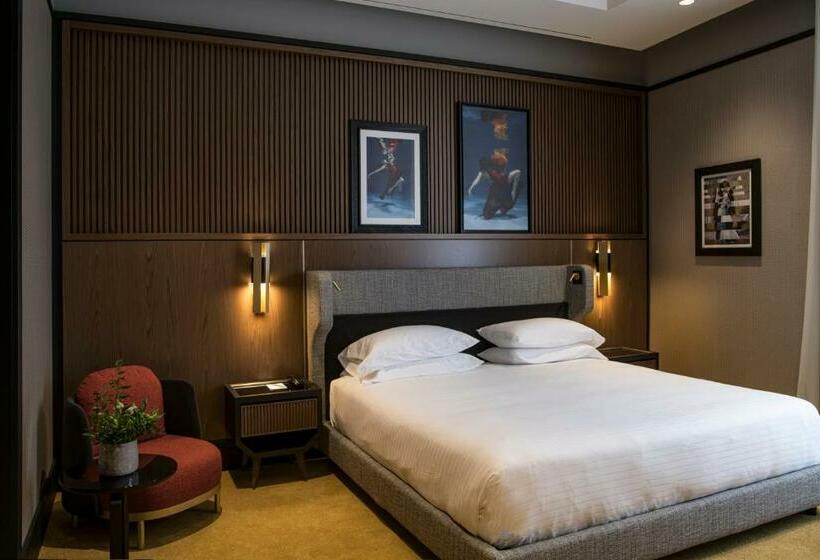 اتاق لوکس, Umilta 36