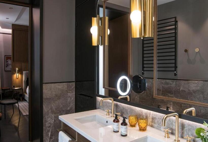 اتاق لوکس, Umilta 36