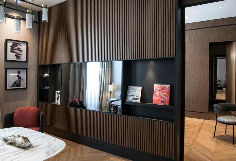 سوییت لوکس, Umilta 36