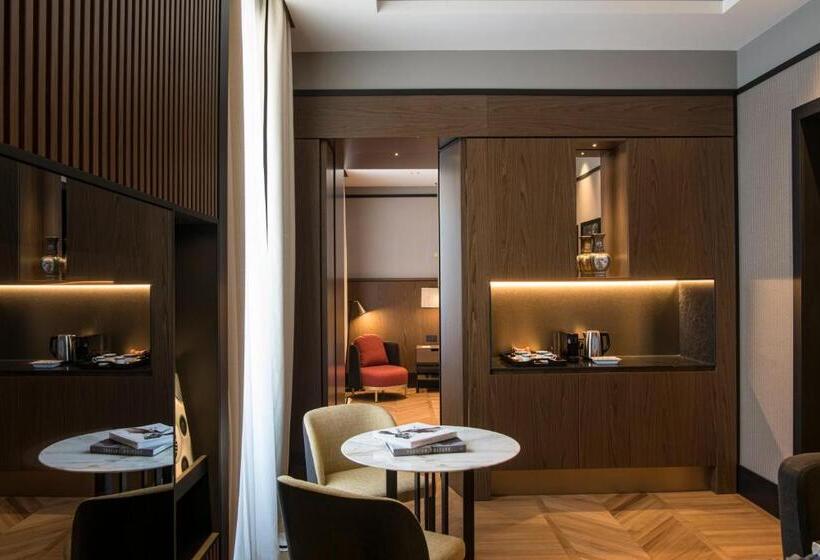 سوییت خانوادگی, Umilta 36