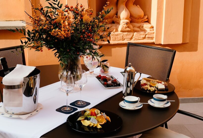 Suite with Terrace, Umilta 36