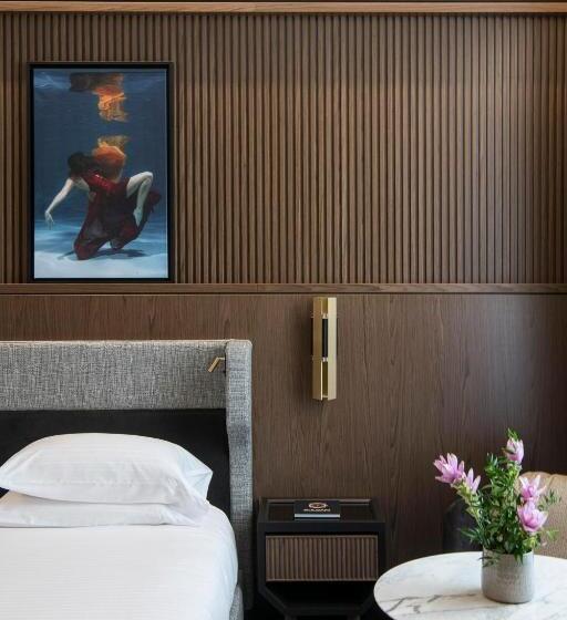 اتاق سوپریور, Umilta 36