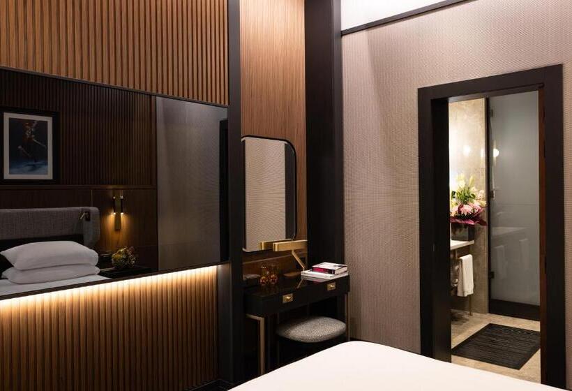 اتاق لوکس, Umilta 36