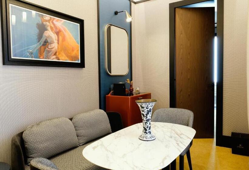 Suite with Terrace, Umilta 36