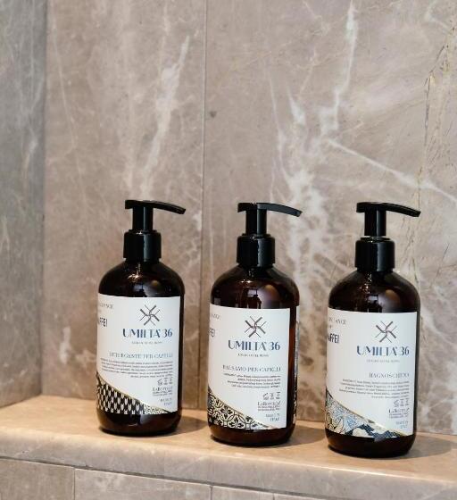 Suite with Terrace, Umilta 36