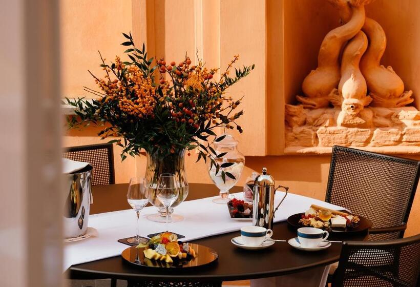 Suite with Terrace, Umilta 36