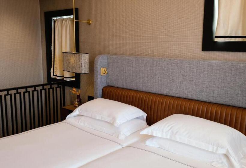 آپارتمان 1 خوابه با تراس, Umilta 36