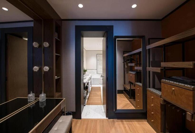 1 Bedroom Penthouse Apartment, Umilta 36