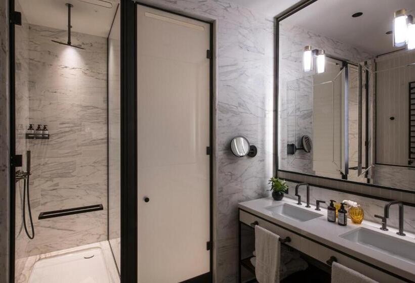 آپارتمان لوکس 1 خوابه, Umilta 36