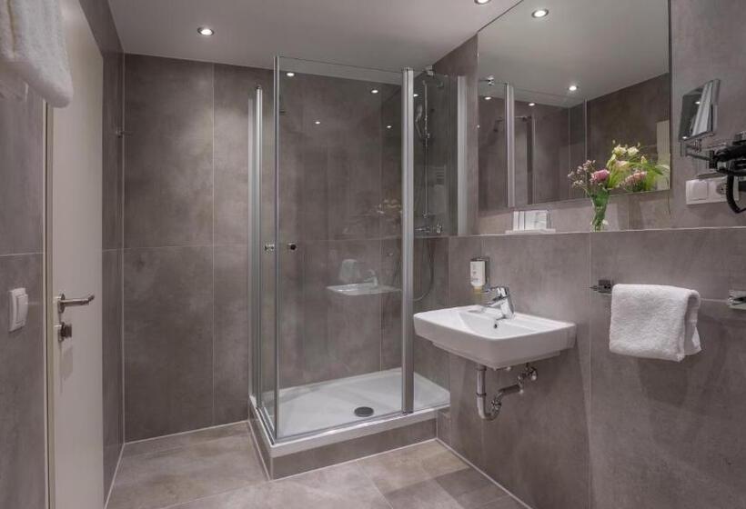 패밀리 룸, Unique Pearl