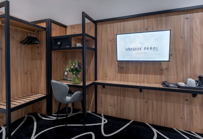 패밀리 룸, Unique Pearl