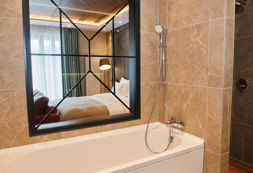 اتاق سوپریور, Zlatibor