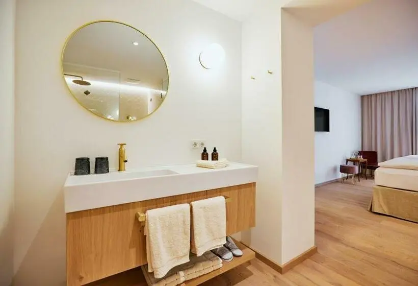 キングサイズベッドのデラックスルーム, Boutiquehotel Zum Goldenen Hirschen