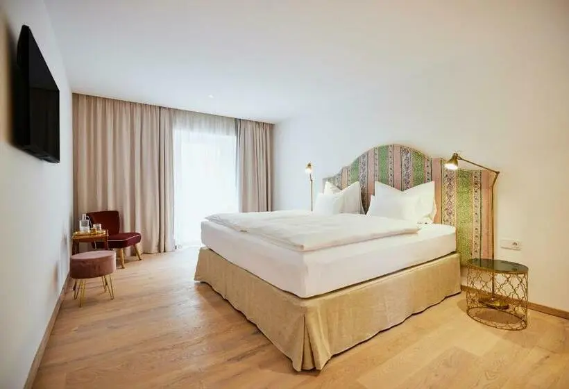 キングサイズベッドのデラックスルーム, Boutiquehotel Zum Goldenen Hirschen