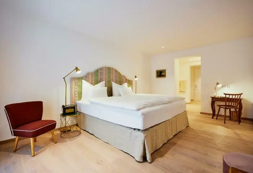 キングサイズベッドのデラックスルーム, Boutiquehotel Zum Goldenen Hirschen