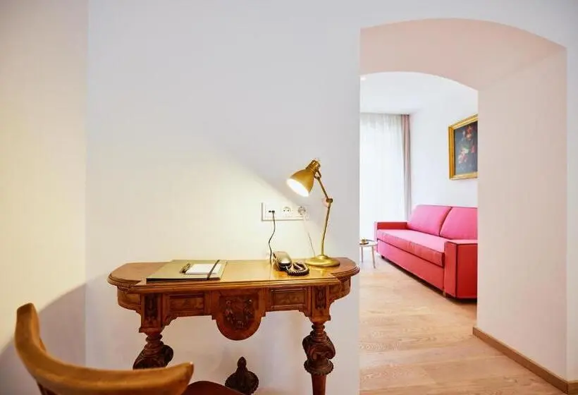 スーペリアースイート, Boutiquehotel Zum Goldenen Hirschen