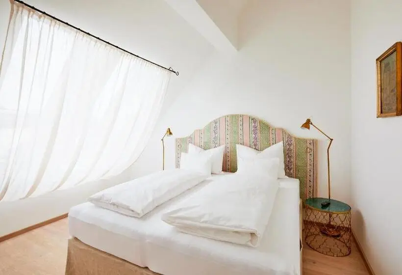 スタンダードルーム, Boutiquehotel Zum Goldenen Hirschen
