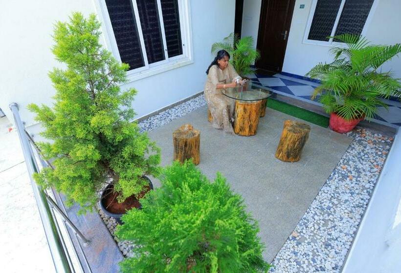 חדר דחוקס עם מיטת קינג, Thiru Pavilion Retreat