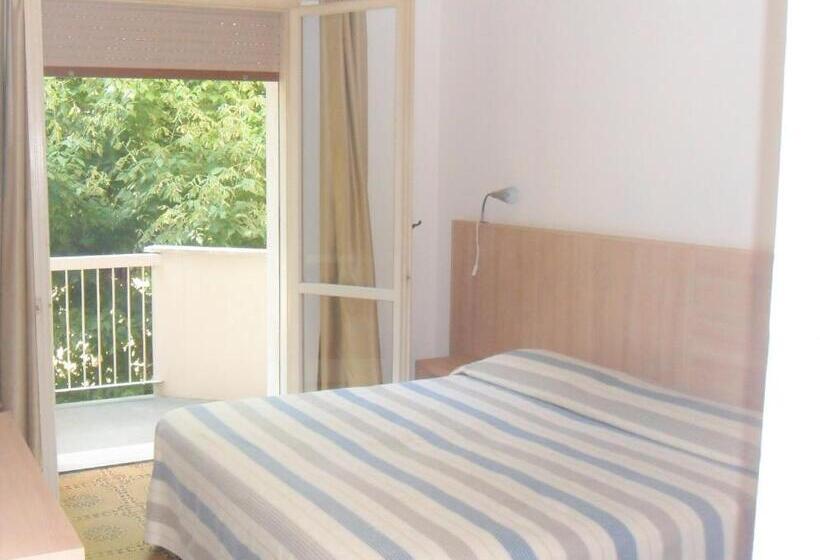 חדר סטנדרט, Enrica