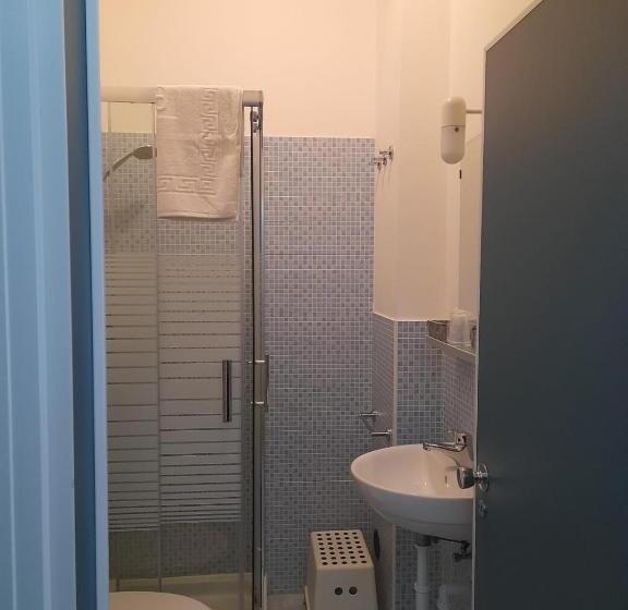 חדר סטנדרט לשלושה עם נוף לגינה, Enrica