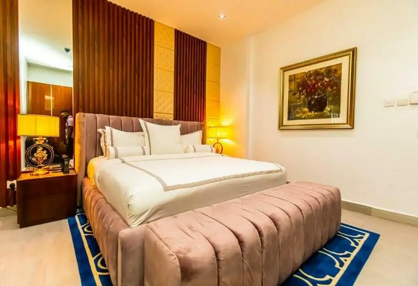 キングサイズベッドのスーペリアルーム, Isglo Hotels Ikoyi