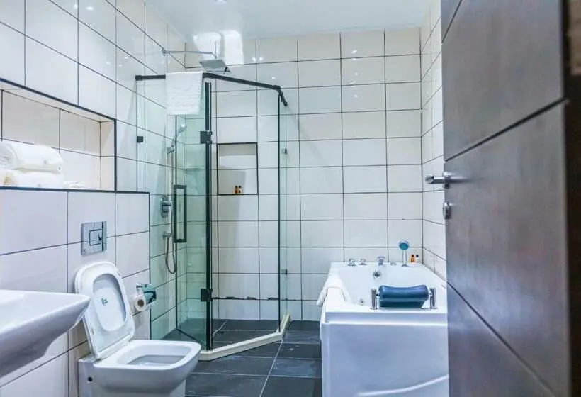 キングサイズベッドのデラックスルーム, Isglo Hotels Ikoyi