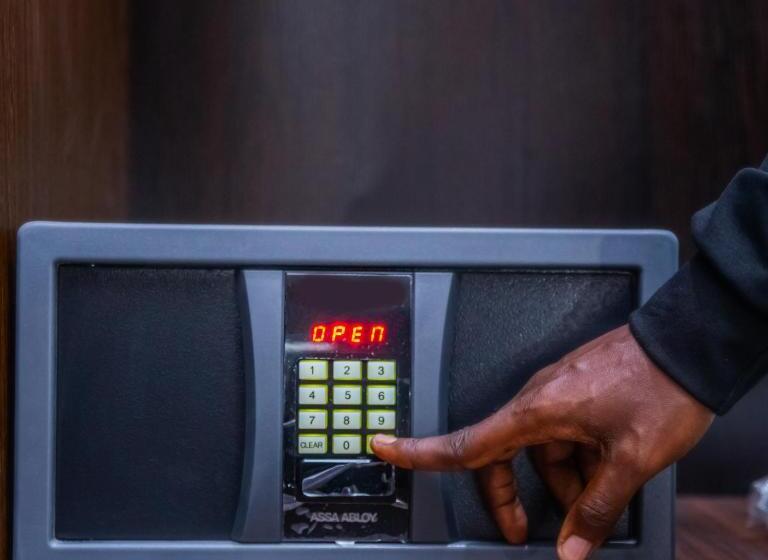 اتاق لوکس با تخت بزرگ, Isglo Hotels Ikoyi