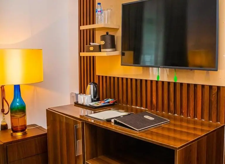 エクゼクティブスイート, Isglo Hotels Ikoyi